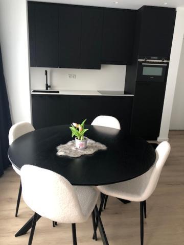 Helios Apartment Кноке-Хайст Екстериор снимка